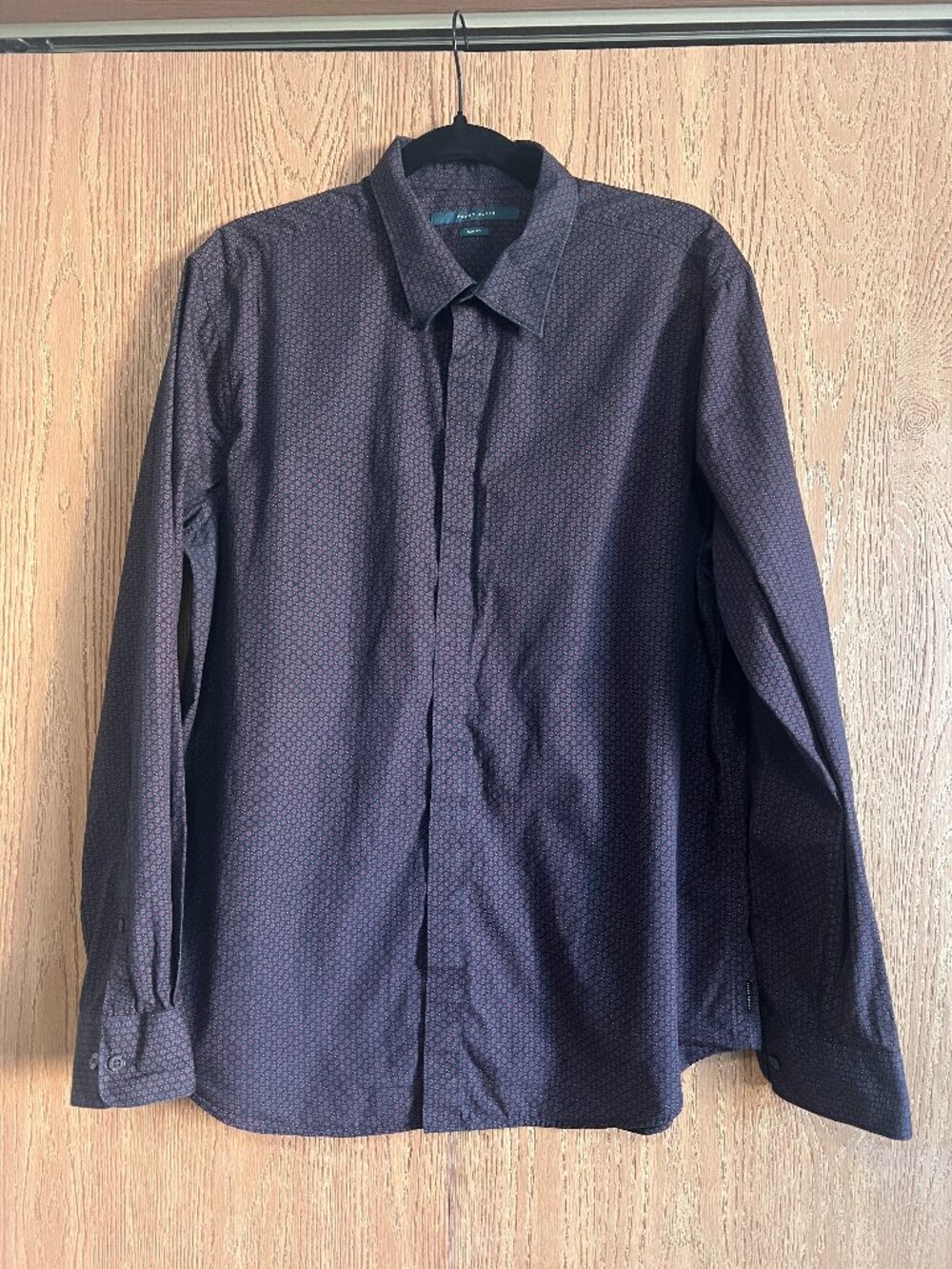 Perry Ellis Slim Fit Long-Sleeve Dress Shirt